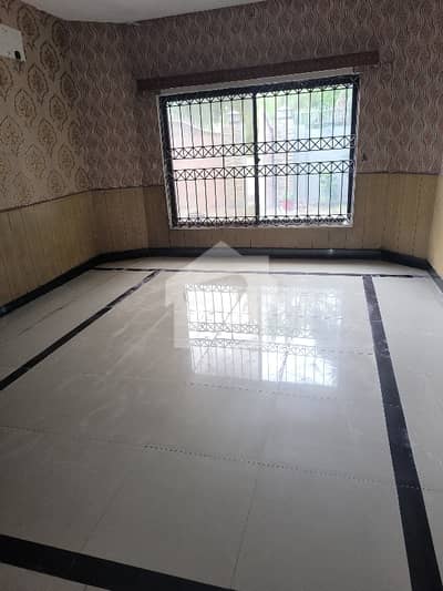 House Having 5 Bedrooms And 5 Bathrooms DD TV Lounge Kitchen