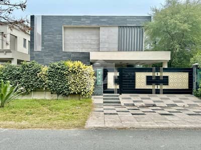 1 Kanal Elegant Designer Bungalow Phase 6