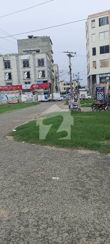 لیک سٹی میڈوز فیز 1 - بلاک ایف لیک سٹی میڈوز فیز 1,لیک سٹی میڈوز,لاہور میں 4 مرلہ کمرشل پلاٹ 3.15 کروڑ میں برائے فروخت۔