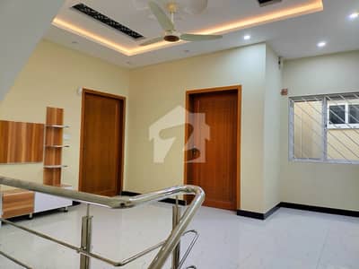 7 Marla House Available For Rent Near Park Musjid Or Commercial