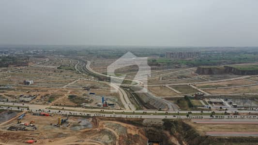 Fabulous location, Near Park 1 Kanal plot,