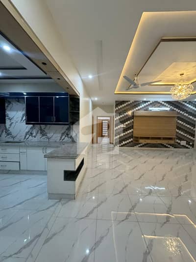 1 kanal brand new type luxury basemnet for rent in g14/3