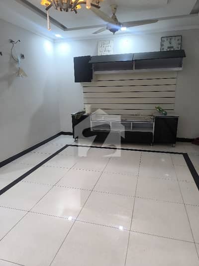 2 Bedrooms & 3 Bathrooms D TV Lounge & Kitchen
