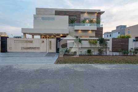 D H A Lahore 1 Kanal Renovated Mazher Munir Design House With 100% Original Pics Available For Sale