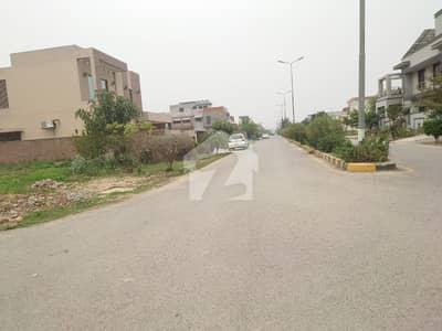 ایڈن سٹی - بلاک بی ایڈن سٹی,ایڈن,لاہور میں 1 کنال رہائشی پلاٹ 3.0 کروڑ میں برائے فروخت۔