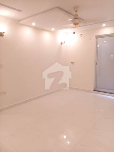 1 KANAL Upper Portion For Rent In Lake City Meadows Ex State Life 3 Bed'S Tv Lounge Kitchen Gas Available Dine Dining