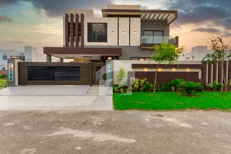 D H A Lahore 1 Kanal Brand New Mazher Munir Design House With 100% Original Pics Available For Rent