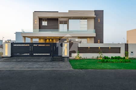 D H A Lahore 1 Kanal Semi Furnished Stylish Design House With 100% Original Pics Available For Rent