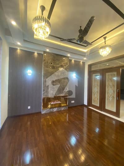 10MARLA BRAND NEW HOUSE FOR SALE 10MARLA BRAND NEW HOUSE FOR SALE