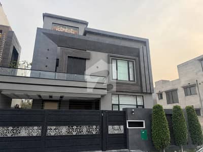 10 Marla Luxury Home on 60ft Wide Road Nishtar Block Near Imtiaz Mall
