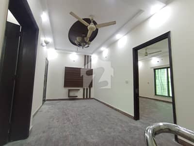 5MARLA LOWER PORTION FOR RENT