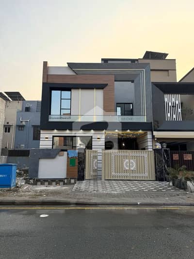 10 Marla Luxury House For Sale In DHA Phase 8, Lahore