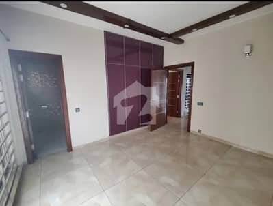 10 MARLA UPPER PORTION FOR RENT IN PARAGON CITY LAHORE