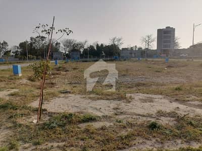 ڈی ایچ اے 9 ٹاؤن - بلاک ای ڈی ایچ اے 9 ٹاؤن,ڈی ایچ اے ڈیفینس,لاہور میں 5 مرلہ رہائشی پلاٹ 1.25 کروڑ میں برائے فروخت۔ ڈی ایچ اے 9 ٹاؤن - بلاک ای ڈی ایچ اے 9 ٹاؤن,ڈی ایچ اے ڈیفینس,لاہور میں 5 مرلہ رہائشی پلاٹ 1.25 کروڑ میں برائے فروخت۔