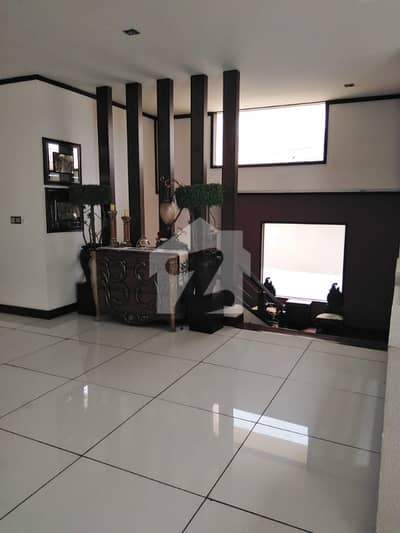 Luxury 1000 Yards Slightly Used Mud Finish Villa For Sale At DHA Phase 6.