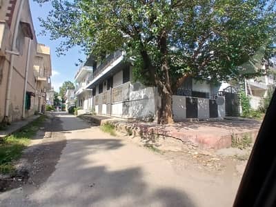 جی ۔ 9 اسلام آباد میں 4 کمروں کا 7 مرلہ مکان 5.6 کروڑ میں برائے فروخت۔