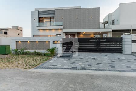 D H A Lahore 1 Kanal Mazher Munir Design House With 100% Original Pics Available For Rent