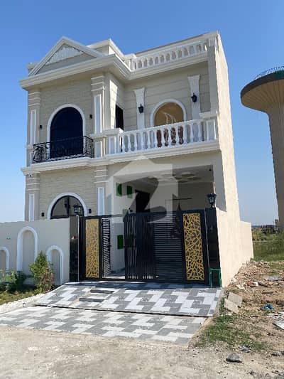 ڈی ایچ اے سیکٹر سی - بلاک 5 ڈی ایچ اے سیکٹر سی,ڈی ایچ اے ڈیفینس,گوجرانوالہ میں 4 کمروں کا 5 مرلہ مکان 2.25 کروڑ میں برائے فروخت۔