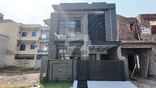 Your Dream Prime Location 5 Marla House Is Available In Etihad Town Phase 1 - Block E