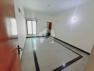 1 Kanal Upper Portion Available For Small Family & Separate Gate