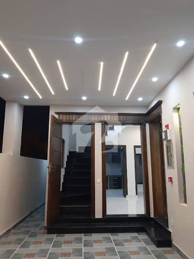 5 Marla ULTRA MODERN HOUSE AVAILABLE FOR RENT