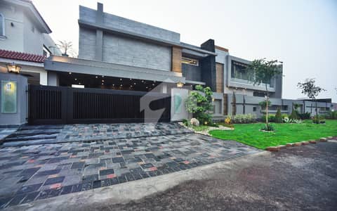 DHA Lahore 2 Kanal Owner Build Design House With 100% Original Pictures Available For Rent
