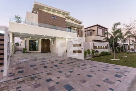 1 Kanal Beautifully Designed Corner House With 100% Original Pics Available For Rent In DHA Lahore