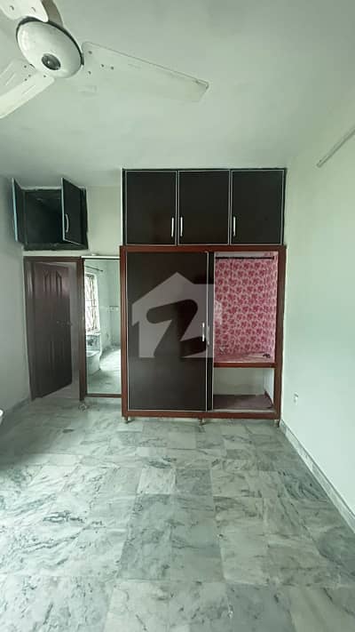 30*70 cda transfer top location house available in g-9/4 big street back open near park near market and mosque near markaz and double road