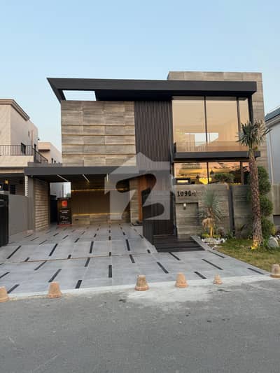 DHA phase 7 1 kanal ultra Moder full house for rent
