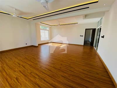 Investor Alert F8 Size 100*160 1777 Square Yard Fully Renovated House 6Bedrooms With Attached Bathroom Drawing And Dining TV Lounge