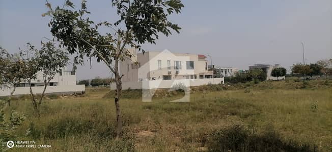 2-KANAL TOP PRIME LOCATION IN Y BLOCK. SINGLE OWNER, DIRECT MEETING WITH PLOT OWNER. NEAR TO MAIN ROAD. 2-KANAL TOP PRIME LOCATION IN Y BLOCK. SINGLE OWNER, DIRECT MEETING WITH PLOT OWNER. NEAR TO MAIN ROAD.