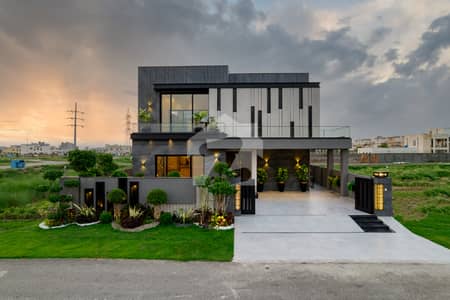 Just 1 Year Used 1 Kanal Modern Design Luxury House