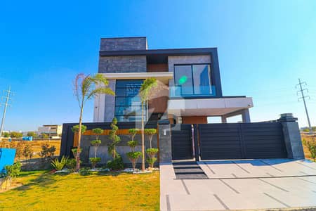 Near Commercial Market - Full Furnished 10 Marla Modern House For Rent