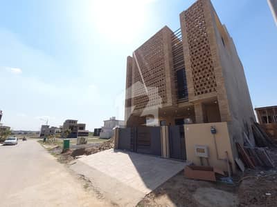 **12 Marla House Available For Rent In G-15**