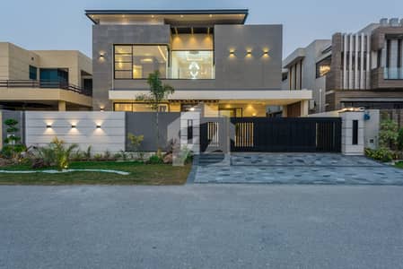 D H A Lahore 1 Kanal Brand New Mazhar Munir Design House With 100% Original Pics Available For Rent