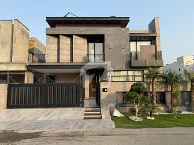 ڈی ایچ اے فیز 4 ڈیفنس (ڈی ایچ اے),لاہور میں 5 کمروں کا 1 کنال مکان 8.4 کروڑ میں برائے فروخت۔