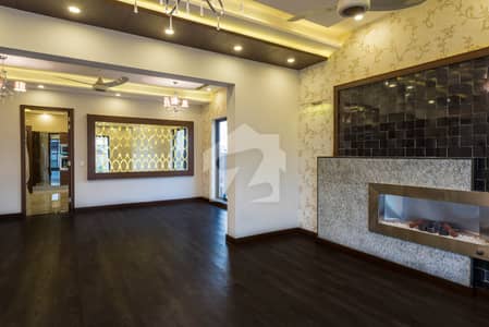 DHA Lahore 1 Kanal Mazher Munir Design House With 100% Original Pics Available For Sale DHA Lahore 1 Kanal Mazher Munir Design House With 100% Original Pics Available For Sale