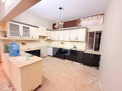 240 SQUARE YARDS BUNGALOW AVAILABLE FOR SALE IN GULISTAN E JAUHAR