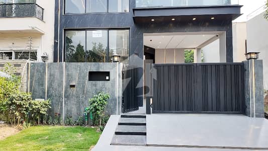 Prime Location 5 Marla House In Only Rs. 32500000
