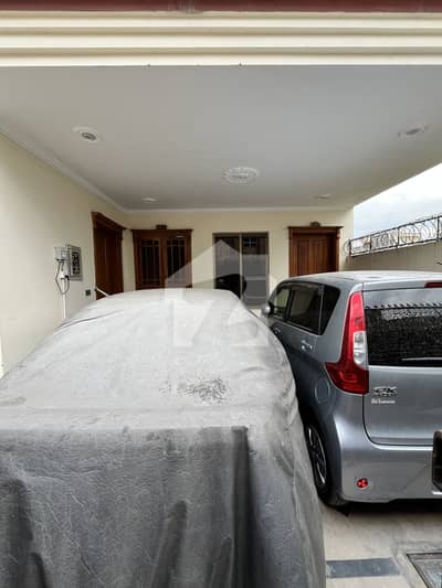 8 Marla Triple Storey House for Sale | Proper Double Unit | 6 Bedrooms | 2 Electric Meters | 1 Gas Meter | Water Boring | 42 Ft Front