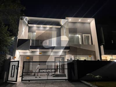 BEAUTIFUL LOCATION MODERN LUXURY HOUSE FOR SALE SOLID CONSTRUCTION