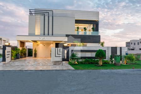 Top Notched 1 Kanal House At Prime Location