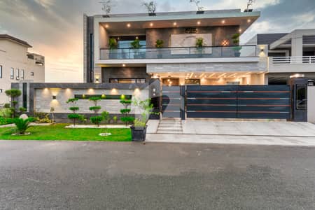 Antique Design 1 Kanal House at Prime Location