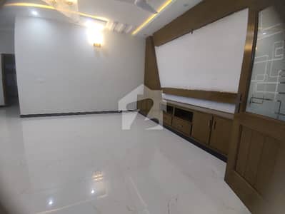 35x70 Ground Portion For Rent In G-13