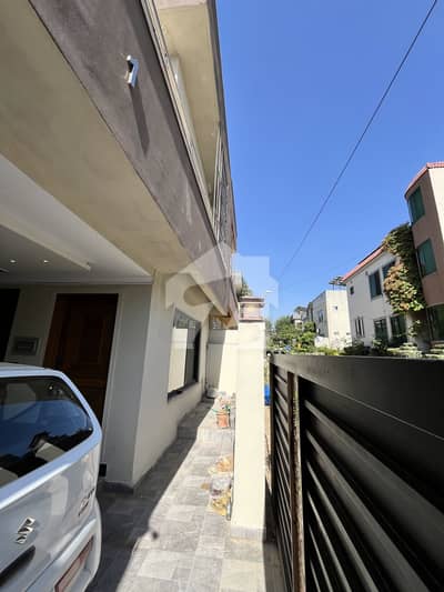 7 Marla Designer House For Sale | VIP Condition | Double Unit | Top Location | Solid Construction