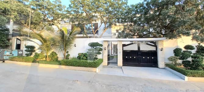 Owner Built 615sqyrd Leased Luxury Bungalow For Sale In Prime Sector Of Gulshan-E-Maymar