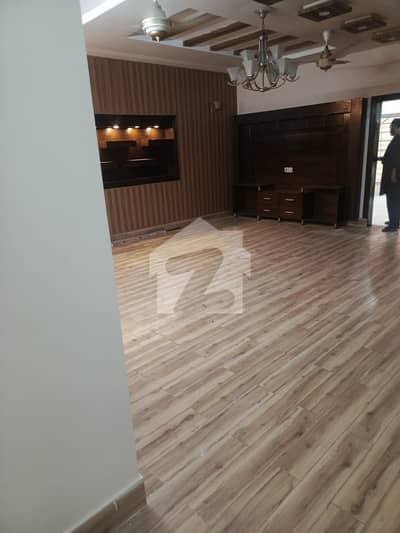 10 marla 1st and 2nd floor for rent.