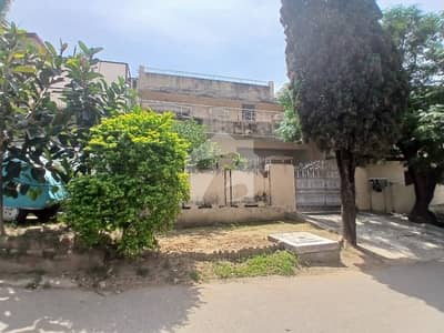 30*50 Cda Transfer Good Location House Available In G-9/3 30*50 Cda Transfer Good Location House Available In G-9/3