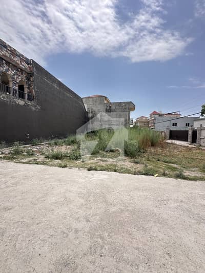 14 Marla Corner Plot For Sale In Banigala
