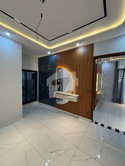 Upper Portion Available For Rent In Lahore